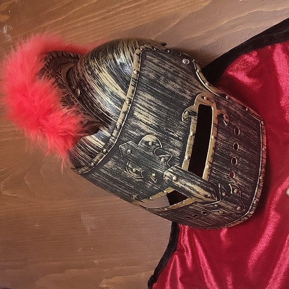 Shire/knight Halloween costume - Picture 2 of 2